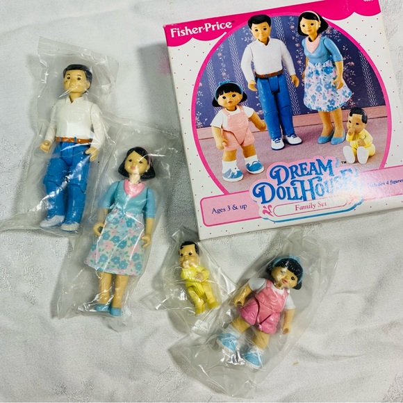 New Vintage 1990 Fisher Price Dream Dollhouse Brunette Family set of 4 NIB Rare - Picture 3 of 17